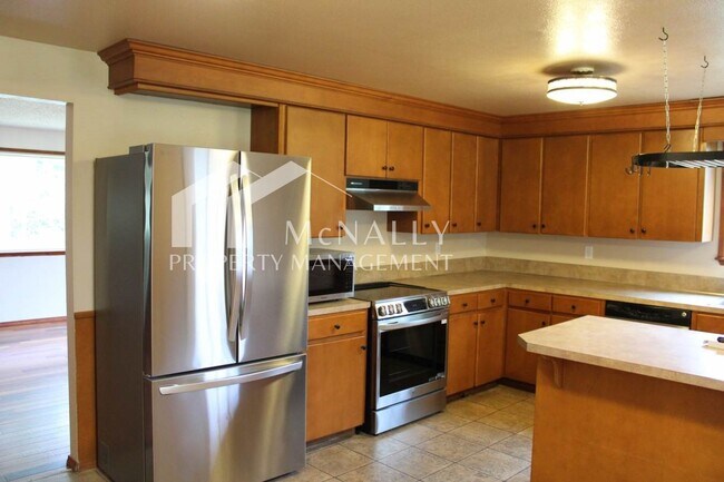 Photo - Freshly Updated 4BR Home w/ Finished Basement, New Appliances & RV/Boat Parking
