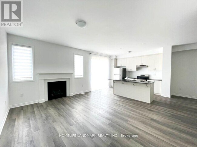 Photo - 1896 Thames Circle