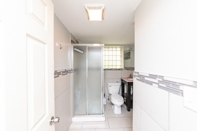 Photo - 5344 W Eddy St