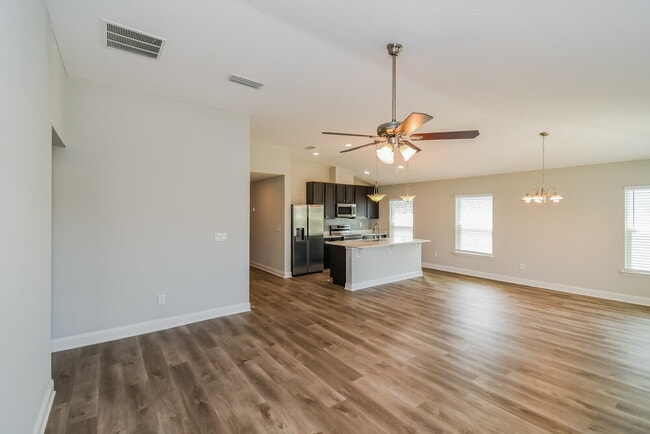 Photo - 683 Trellis Bay Dr