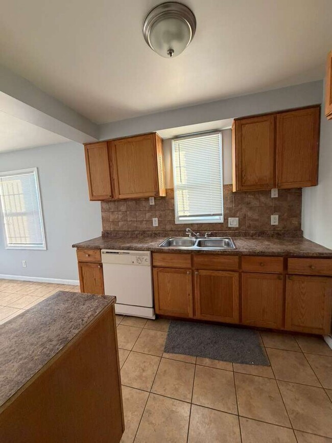 Photo - 20101 Charest St