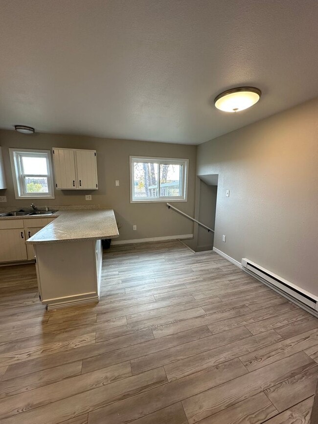 Photo - BEAUTIFULLY UPDATED 3 BEDROOM, 2 BATHROOM ...