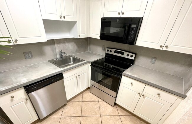 Photo - 770 SE 2nd Ave Unidad Ccay