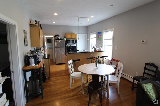Building Photo - 3.0 bedroom in Cambridge Massachusetts 02141 Unit U3 Rental