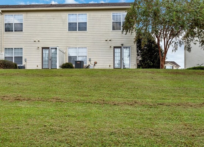 Photo - 735 Majestic Dr
