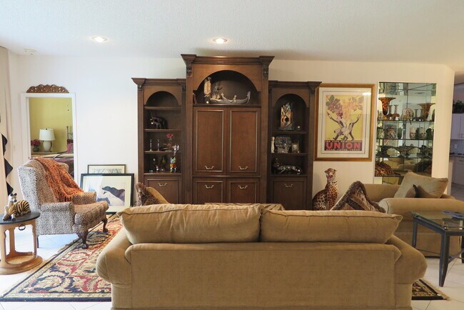 Photo - 22799 Trelawny Ter Unit E