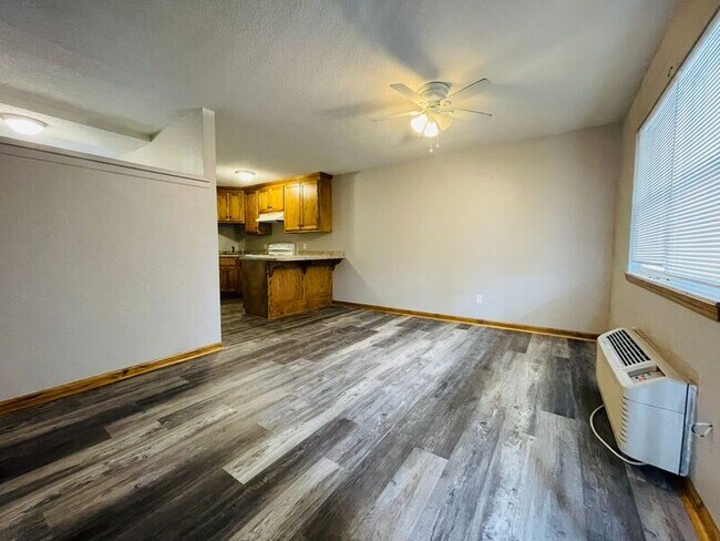 Photo - 1405 Neil Ln
