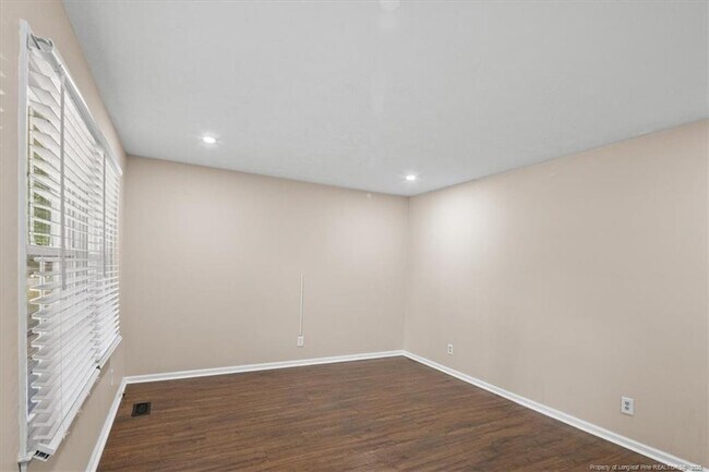 6604 Vaughn Rd