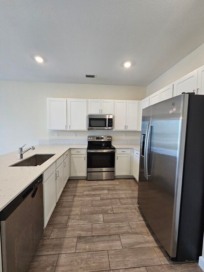 Photo - 6951 Harbours Edge Ave