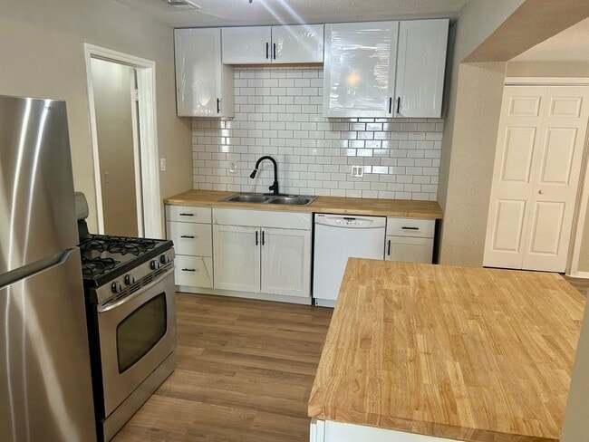 Photo - 3504 Mission St