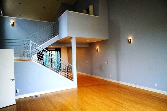 Photo - Large Executive Style Spacious 3 bedroom, 2.5 Bathroom house in West Oakland Close to BART/SF/Eme...
