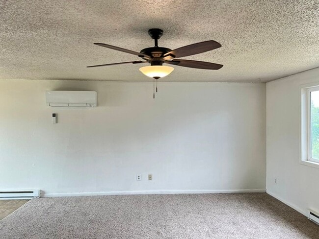 Photo - 3Bd/1Ba Single Story House - Available Now!