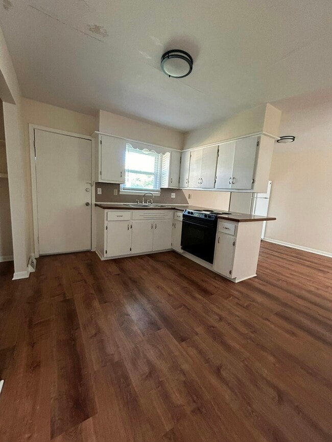 Photo - 901 Centennial Dr House