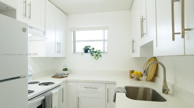 Building Photo - 2496 SW 17th Ave Unit 5308