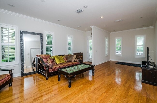 Photo - 924 Hemingway Cir