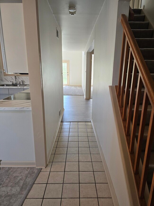 Entrance - 121 Treetops Dr