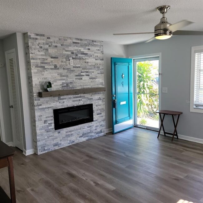 Photo - 4470 Mainlands Blvd W