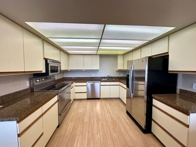 Photo - 600 S State St Unit 101