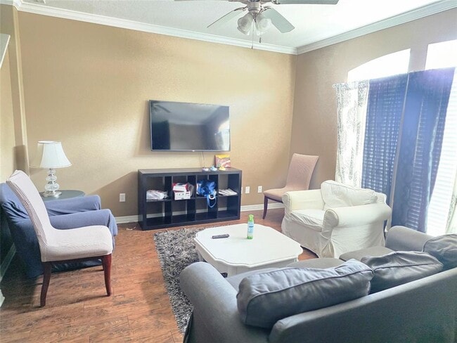 Photo - 305 Holleman Dr E Unidad 1406
