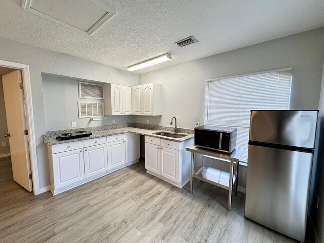 Photo - Cozy 1-Bedroom Townhouse in Davenport