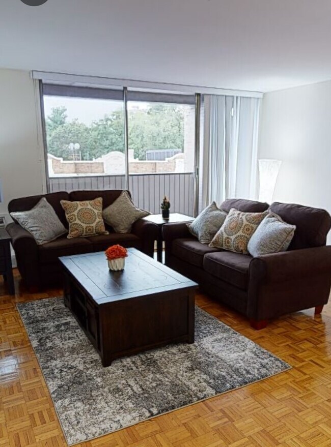 Building Photo - 133 Chiswick Rd Unit 504