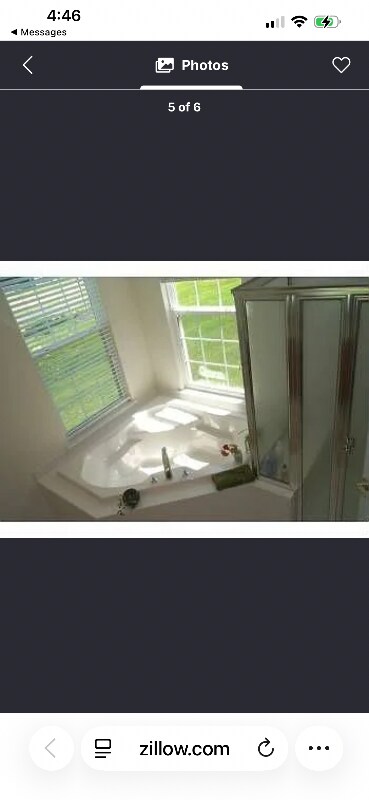 Photo - 910 Farnham Ct