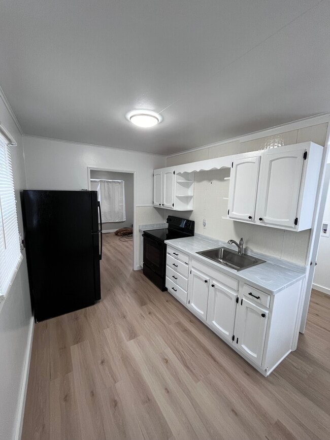 Photo - 1748 W 15th St