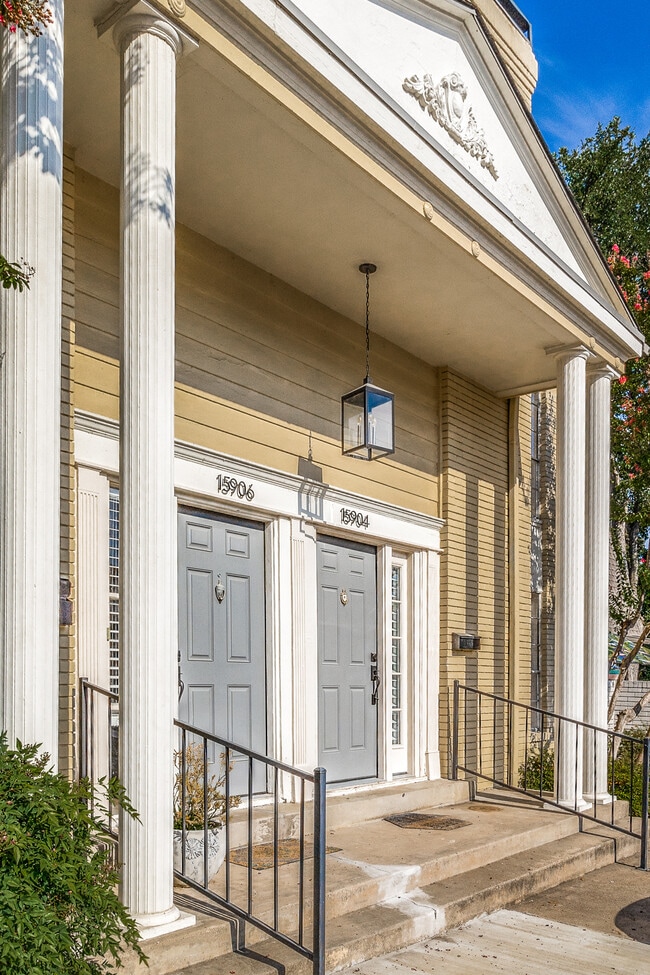 Building Photo - 15904 Archwood Ln Unit 1020