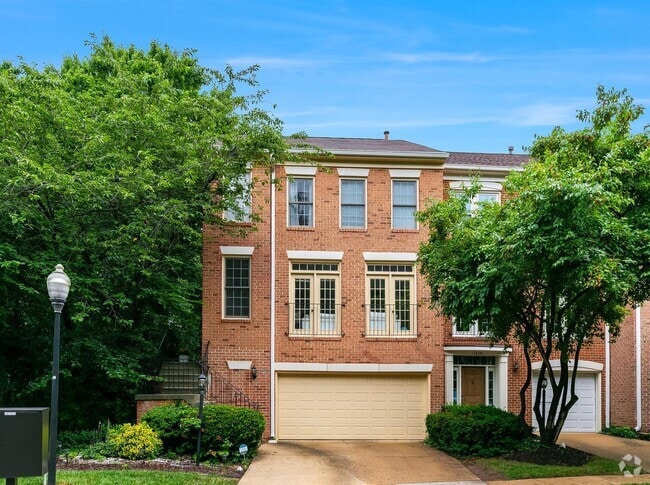 Building Photo - 11426 Summer House Ct