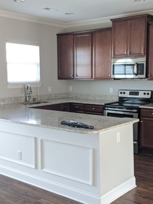 Photo - 295 Halton Crossing Dr SW