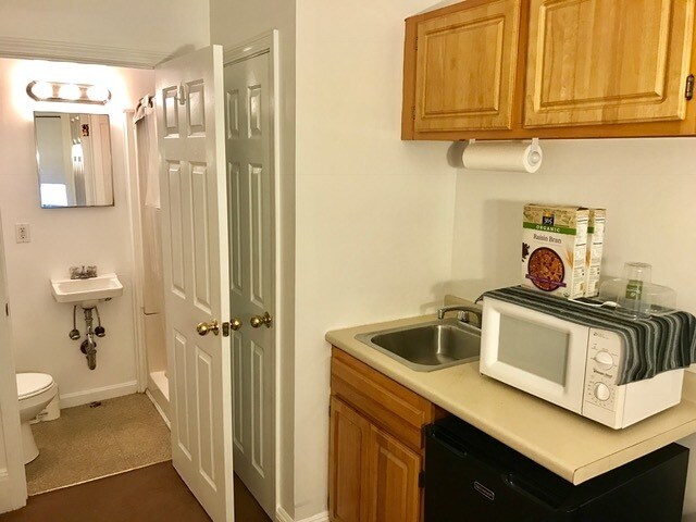 Photo - 1079 Beacon St