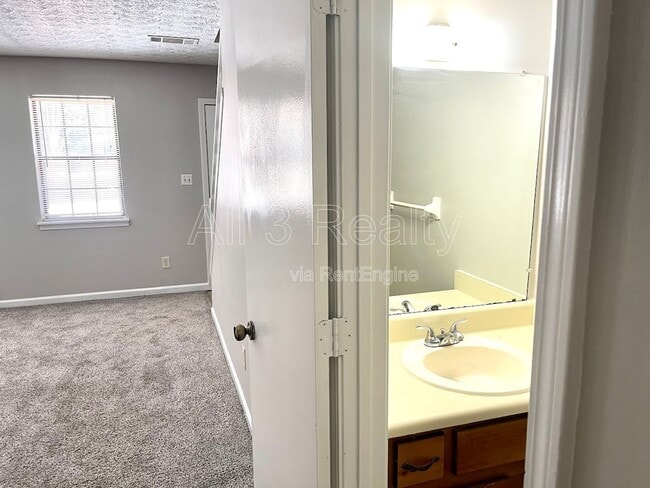 Photo - 120 Meadowbrook Ct