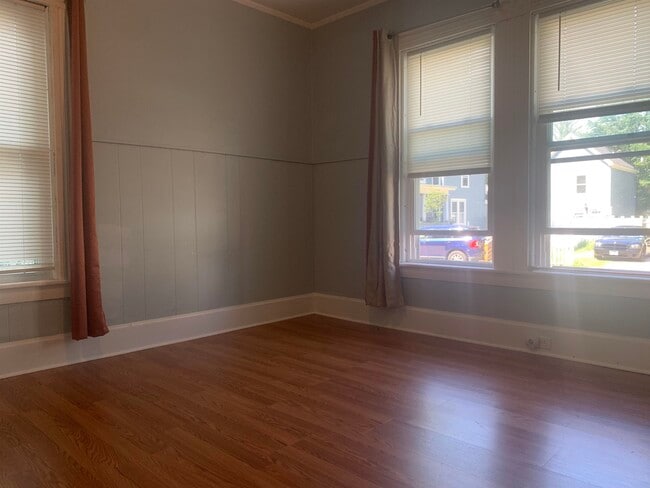 5 Pleasant St
