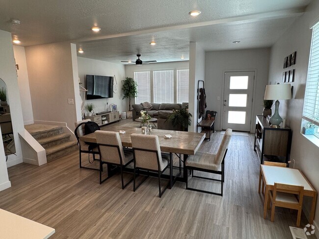 Building Photo - Beautiful NEW build, 4 bedroom 2 bathroom Rental