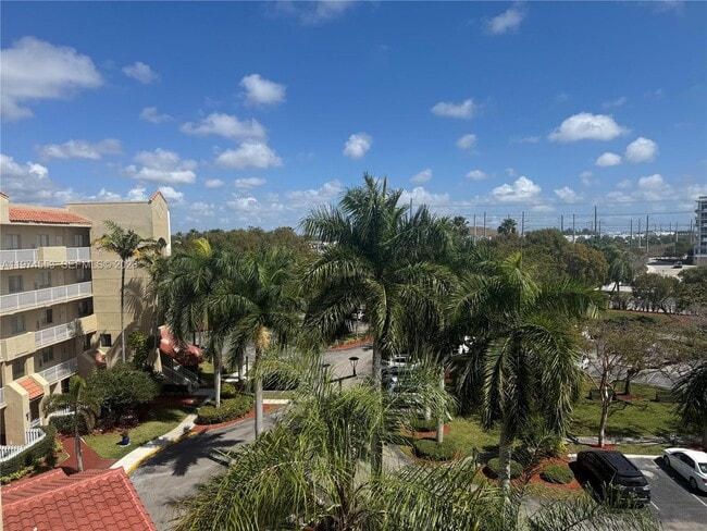 Photo - 10720 NW 66th St Unit 504