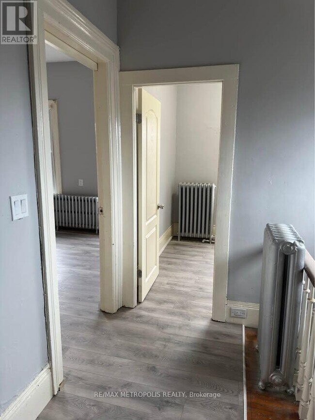 Photo - 22 Haynes Ave Unité 2