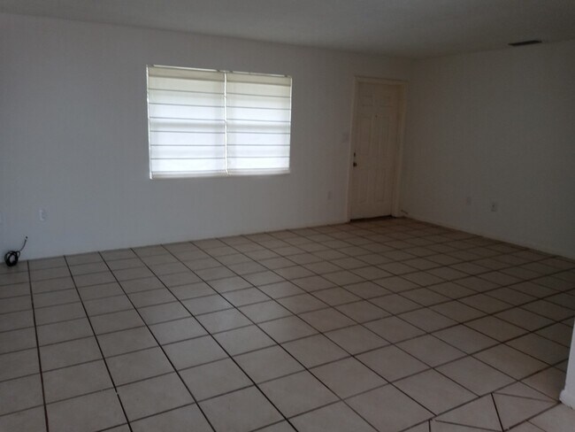 Photo - 8034 Orange Ave