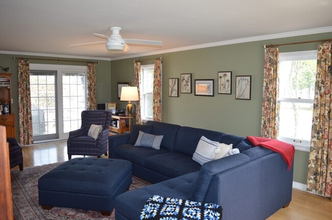 Photo - 7002 Hubbard Ave