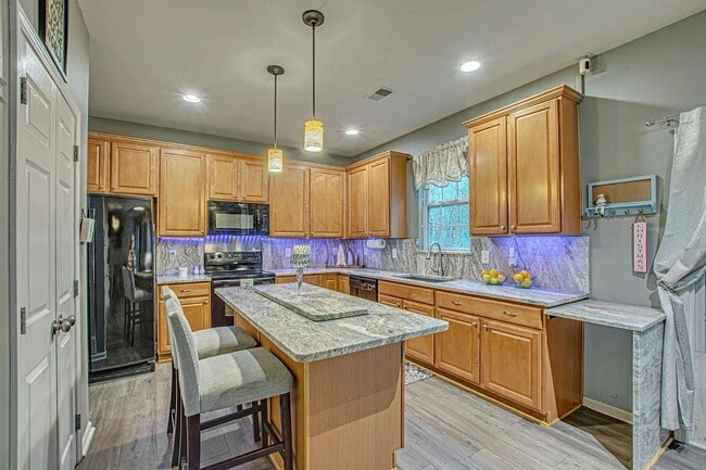 Photo - Comfort, Space & Convenience in Summerville