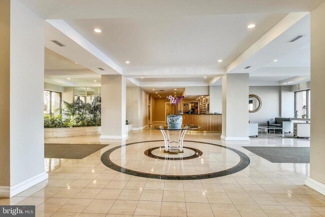 Building Photo - 501 Slaters Ln Unit 413