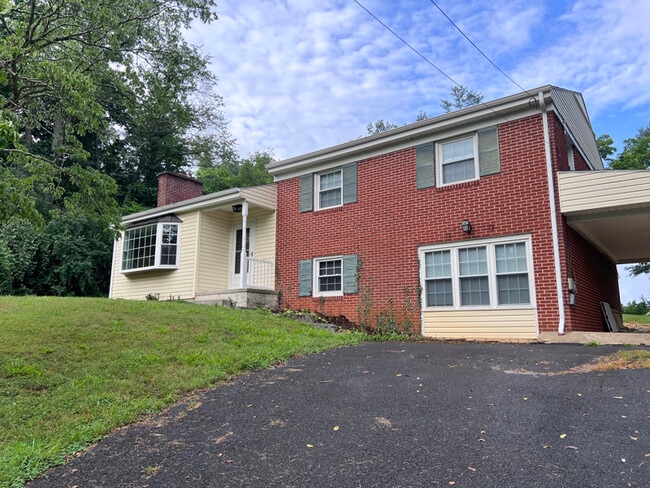 Building Photo - 707 Borden Rd Rental