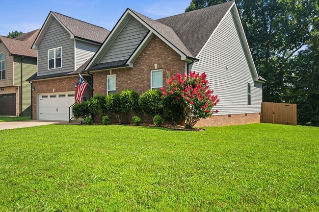 Photo - Fenced Backyard with a Bonus Room!