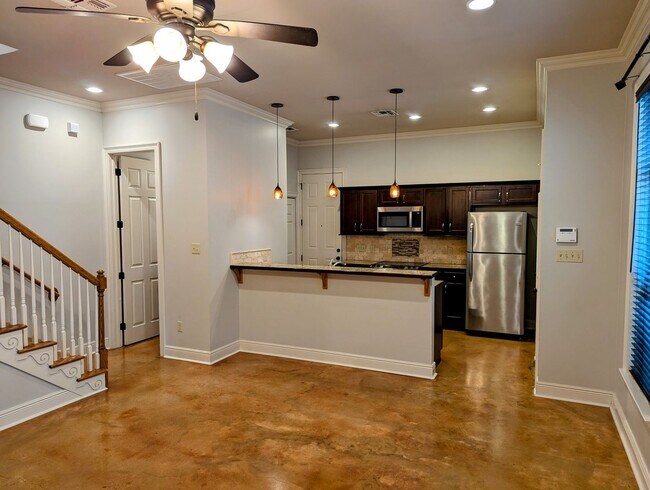 Photo - Luxury Awaits in Miramar!
