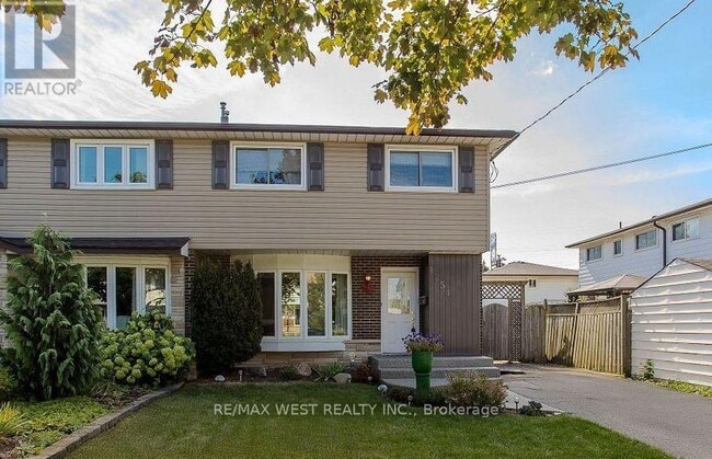 Photo - 1254 Treeland St