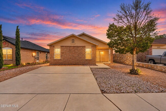 3436 Tierra Zafiro Dr