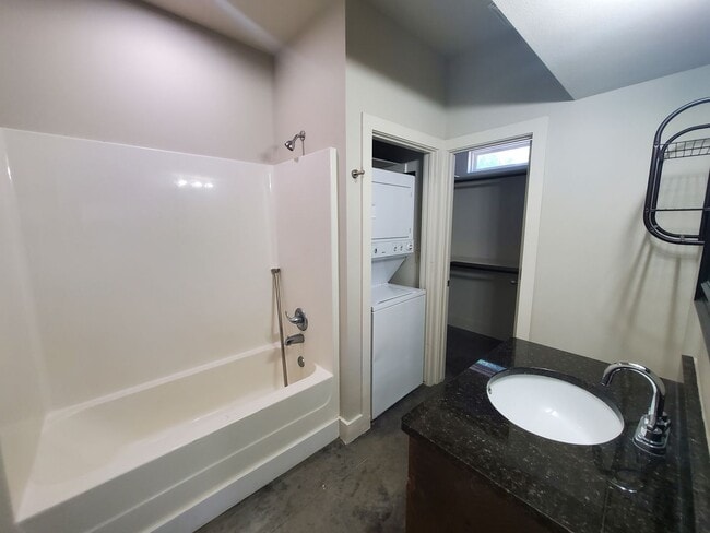 Photo - 1241 Oakland Ave Unit 101