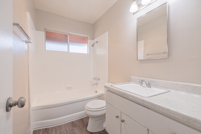 Villa Knolls Apartments