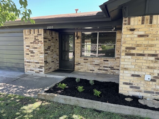 Photo - Charming 3 Bed, 1.5 Bath Single Family Home in Copperas Cove, TX - $1300/mo