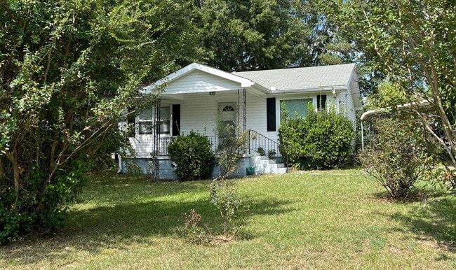 Building Photo - 106 Marshall Ln SW