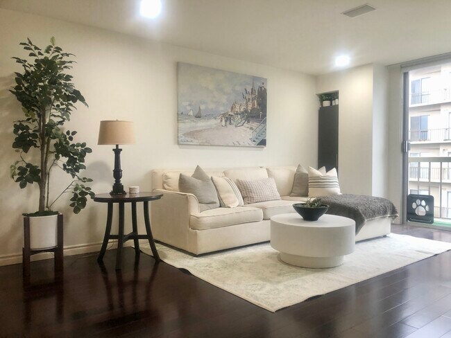 Fully Furnished Living Room - 10751 Wilshire Blvd Unit #1203